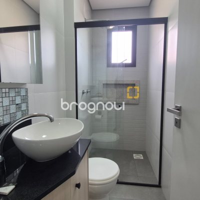 Apartamento com 63m², 2 quartos (sendo 1 suíte), 1 garagem, no bairro Santinho em Florianópolis