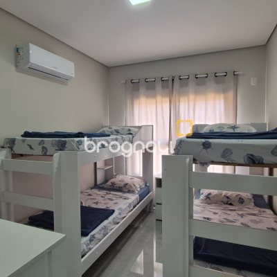 Apartamento com 63m², 2 quartos (sendo 1 suíte), 1 garagem, no bairro Santinho em Florianópolis