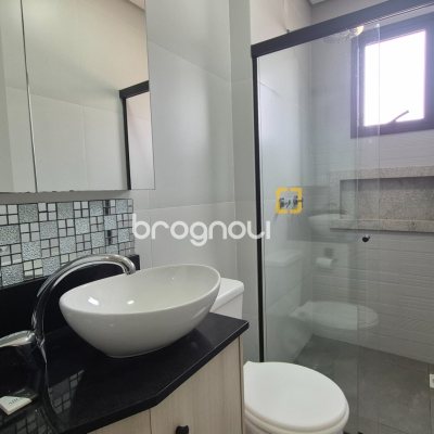 Apartamento com 63m², 2 quartos (sendo 1 suíte), 1 garagem, no bairro Santinho em Florianópolis