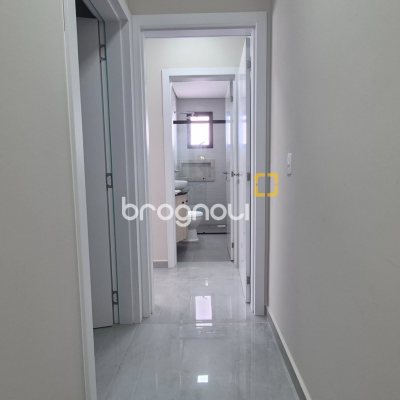 Apartamento com 63m², 2 quartos (sendo 1 suíte), 1 garagem, no bairro Santinho em Florianópolis