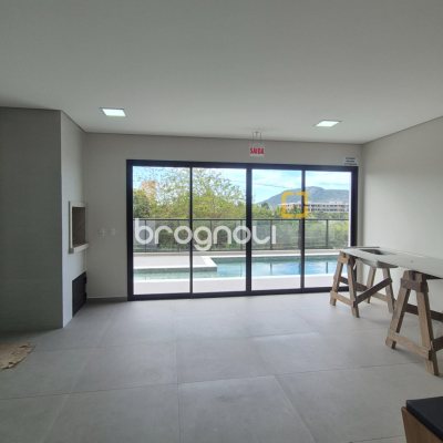 Apartamento com 63m², 2 quartos (sendo 1 suíte), 1 garagem, no bairro Santinho em Florianópolis