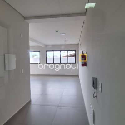 Apartamento com 63m², 2 quartos (sendo 1 suíte), 1 garagem, no bairro Santinho em Florianópolis