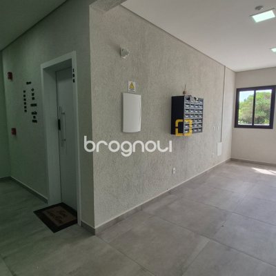 Apartamento com 63m², 2 quartos (sendo 1 suíte), 1 garagem, no bairro Santinho em Florianópolis