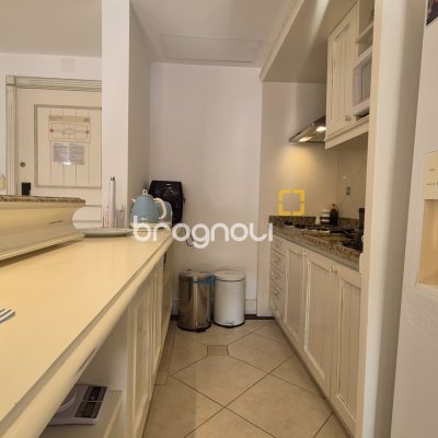 Cobertura com 133m², 2 quartos (sendo 1 suíte), 1 garagem, no bairro Jurerê Internacional em Florianópolis