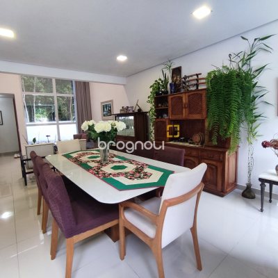 Casa de Condomínio com 500m², 4 quartos (sendo 3 suítes), 2 garagens, no bairro Cachoeira do Bom Jesus em Florianópolis