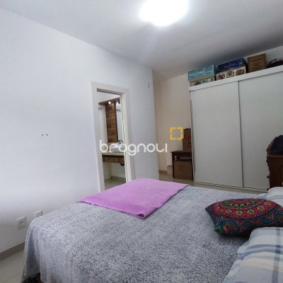 Casa de Condomínio com 500m², 4 quartos (sendo 3 suítes), 2 garagens, no bairro Cachoeira do Bom Jesus em Florianópolis