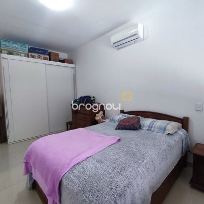 Casa de Condomínio com 500m², 4 quartos (sendo 3 suítes), 2 garagens, no bairro Cachoeira do Bom Jesus em Florianópolis