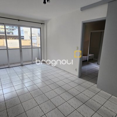 Apartamento com 48m², 1 quarto, no bairro Centro em Florianópolis