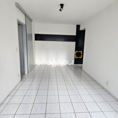 Apartamento com 48m², 1 quarto, no bairro Centro em Florianópolis