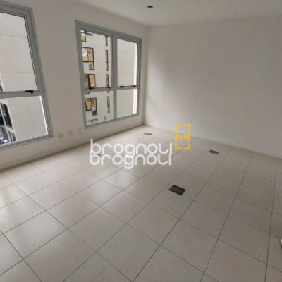 Sala com 35m², 1 garagem, no bairro Trindade em Florianópolis