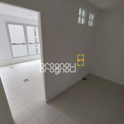Sala com 35m², 1 garagem, no bairro Trindade em Florianópolis