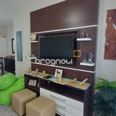 Apartamento com 88m², 3 quartos (sendo 1 suíte), 2 garagens, no bairro Praia Brava em Florianópolis