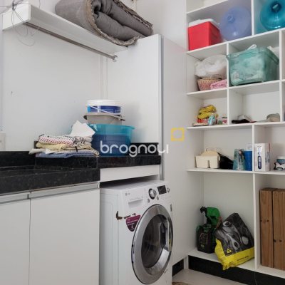 Casa com 264m², 3 quartos (sendo 1 suíte), 2 garagens, no bairro Itacorubi em Florianópolis