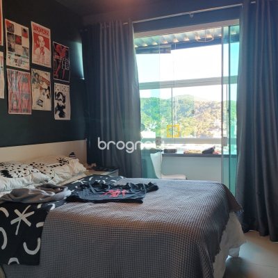 Casa com 264m², 3 quartos (sendo 1 suíte), 2 garagens, no bairro Itacorubi em Florianópolis