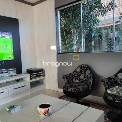 Casa com 264m², 3 quartos (sendo 1 suíte), 2 garagens, no bairro Itacorubi em Florianópolis