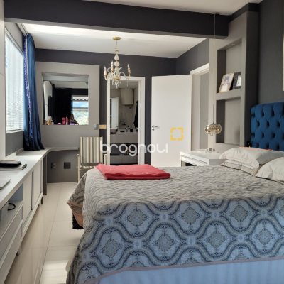 Casa com 264m², 3 quartos (sendo 1 suíte), 2 garagens, no bairro Itacorubi em Florianópolis