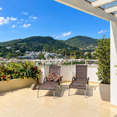 Cobertura com 253m², 3 quartos (sendo 1 suíte), 3 garagens, no bairro Itacorubi em Florianópolis