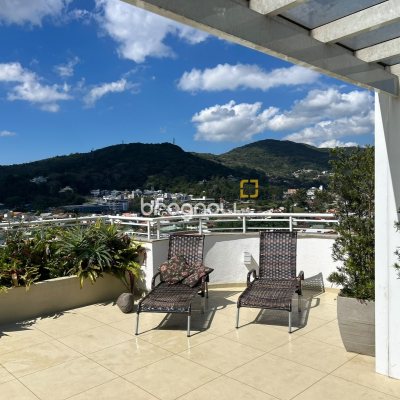 Cobertura com 253m², 3 quartos (sendo 1 suíte), 3 garagens, no bairro Itacorubi em Florianópolis