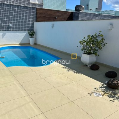 Cobertura com 253m², 3 quartos (sendo 1 suíte), 3 garagens, no bairro Itacorubi em Florianópolis