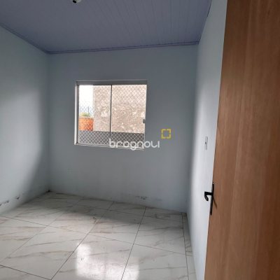 Casa com 42m², 2 quartos, 1 garagem, no bairro São João do Rio Vermelho em Florianópolis