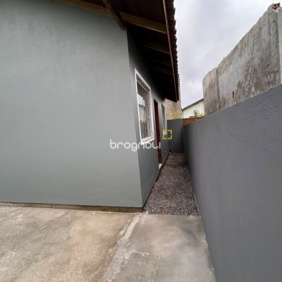 Casa com 42m², 2 quartos, 1 garagem, no bairro São João do Rio Vermelho em Florianópolis