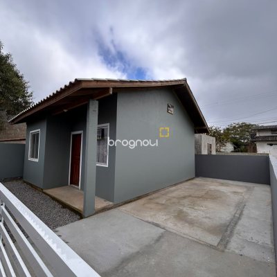 Casa com 42m², 2 quartos, 1 garagem, no bairro São João do Rio Vermelho em Florianópolis