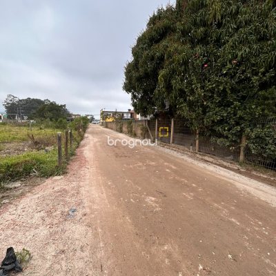 Casa com 42m², 2 quartos, 1 garagem, no bairro São João do Rio Vermelho em Florianópolis