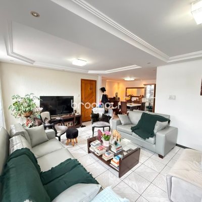 Apartamento com 108m², 3 quartos (sendo 1 suíte), 1 garagem, no bairro Abraão em Florianópolis