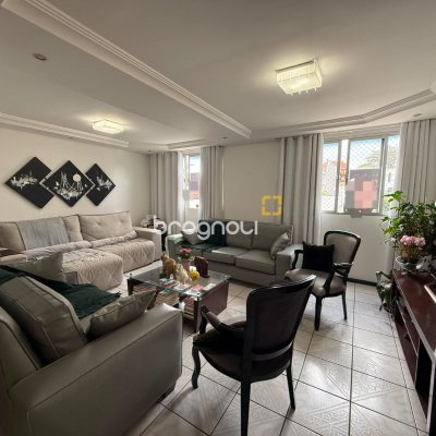 Apartamento com 108m², 3 quartos (sendo 1 suíte), 1 garagem, no bairro Abraão em Florianópolis