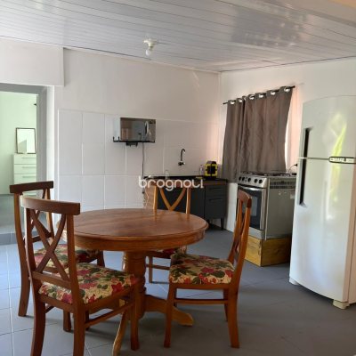 Casa com 150m², 1 quarto, 2 garagens, no bairro Jurerê em Florianópolis