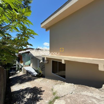 Casa com 150m², 1 quarto, 2 garagens, no bairro Jurerê em Florianópolis