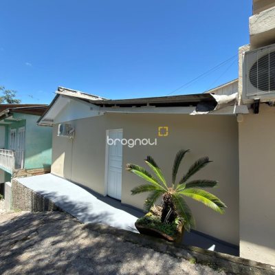 Casa com 150m², 1 quarto, 2 garagens, no bairro Jurerê em Florianópolis