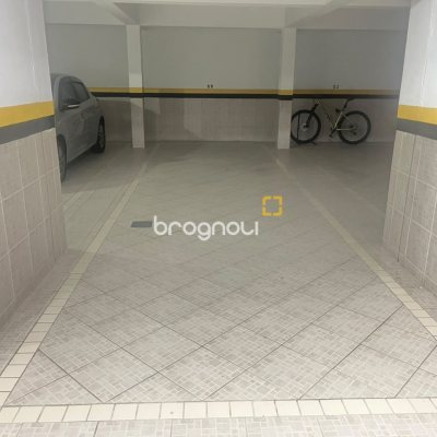 Apartamento com 65m², 2 quartos, 1 garagem, no bairro Centro em Florianópolis