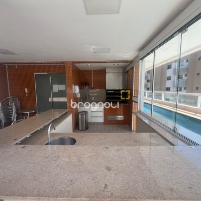 Apartamento com 65m², 2 quartos, 1 garagem, no bairro Centro em Florianópolis