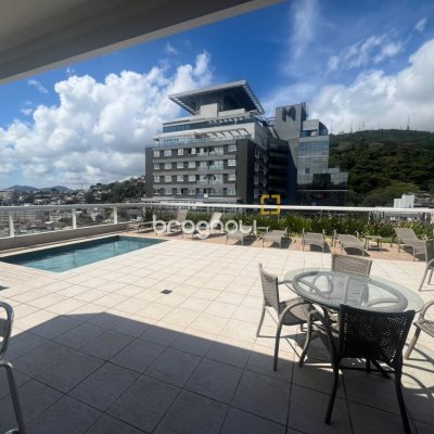 Apartamento com 65m², 2 quartos, 1 garagem, no bairro Centro em Florianópolis