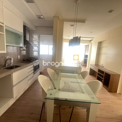 Apartamento com 65m², 2 quartos, 1 garagem, no bairro Centro em Florianópolis