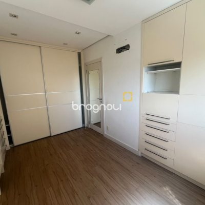 Apartamento com 65m², 2 quartos, 1 garagem, no bairro Centro em Florianópolis