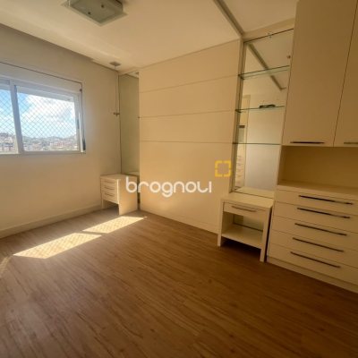 Apartamento com 65m², 2 quartos, 1 garagem, no bairro Centro em Florianópolis