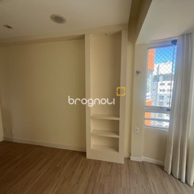 Apartamento com 65m², 2 quartos, 1 garagem, no bairro Centro em Florianópolis
