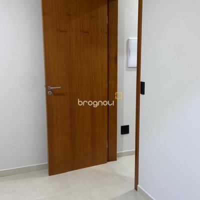 Casa com 80m², 2 quartos (sendo 2 suítes), 3 garagens, no bairro Ingleses em Florianópolis