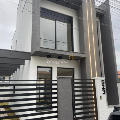 Casa com 80m², 2 quartos (sendo 2 suítes), 3 garagens, no bairro Ingleses em Florianópolis