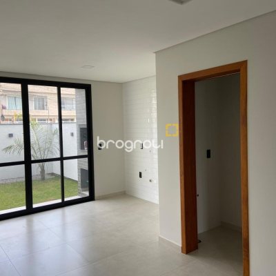 Casa com 80m², 2 quartos (sendo 2 suítes), 3 garagens, no bairro Ingleses em Florianópolis
