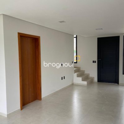 Casa com 80m², 2 quartos (sendo 2 suítes), 3 garagens, no bairro Ingleses em Florianópolis