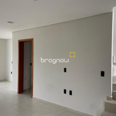 Casa com 80m², 2 quartos (sendo 2 suítes), 3 garagens, no bairro Ingleses em Florianópolis