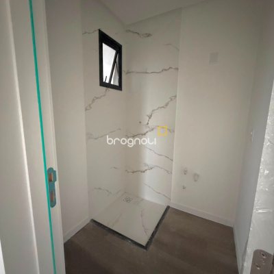 Apartamento com 62m², 2 quartos (sendo 1 suíte), 1 garagem, no bairro Santinho em Florianópolis