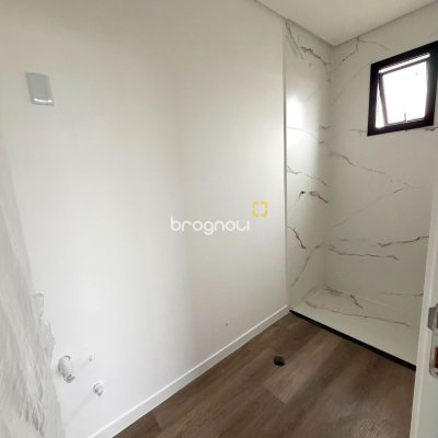 Apartamento com 62m², 2 quartos (sendo 1 suíte), 1 garagem, no bairro Santinho em Florianópolis