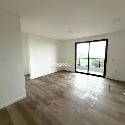 Apartamento com 62m², 2 quartos (sendo 1 suíte), 1 garagem, no bairro Santinho em Florianópolis