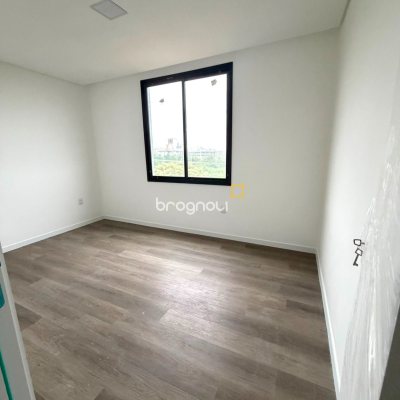 Apartamento com 62m², 2 quartos (sendo 1 suíte), 1 garagem, no bairro Santinho em Florianópolis