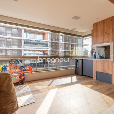 Apartamento com 114m², 4 quartos (sendo 4 suítes), 1 garagem, no bairro Jurerê em Florianópolis