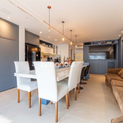 Apartamento com 114m², 4 quartos (sendo 4 suítes), 1 garagem, no bairro Jurerê em Florianópolis